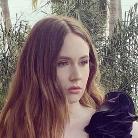 Karen Gillan haut modèle photo