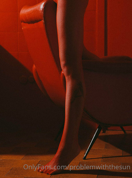 problemwiththesun modèles nus galeries