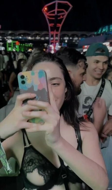 Melissa Fernandes modèle chaud images