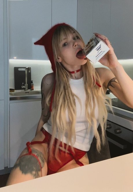 reine de pique onlyfans assez nue images