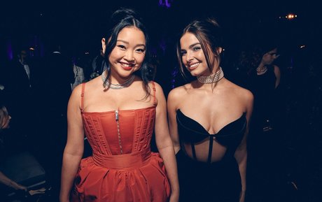 Lana Condor mannequin galeries