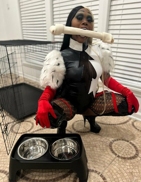 fmereloaded modèle chaud image