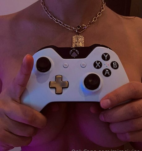 mira nowhere actrice nue des photos