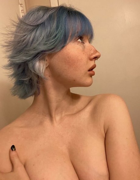 Luvliii actrice pornographique image