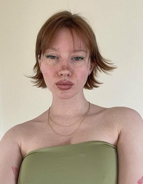 Luvliii actrice de sexe des photos