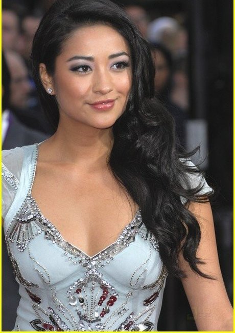 Shay Mitchell art star du porno photos