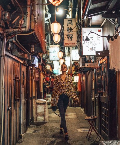 Shay Mitchell top star photo