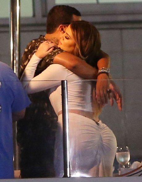 Khloe Kardashian nus de stars du porno img