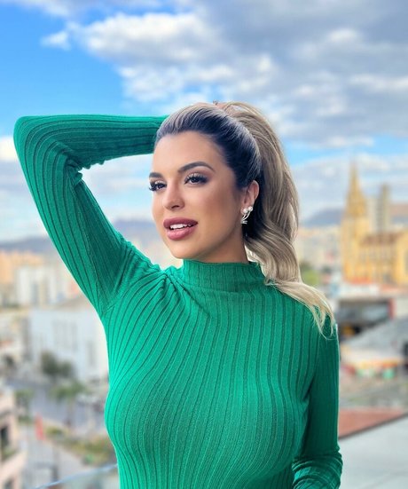 jolie ébène onlyfans nus exclusifs image