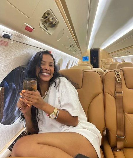 éjacule sur la langue onlyfans porno artistique images