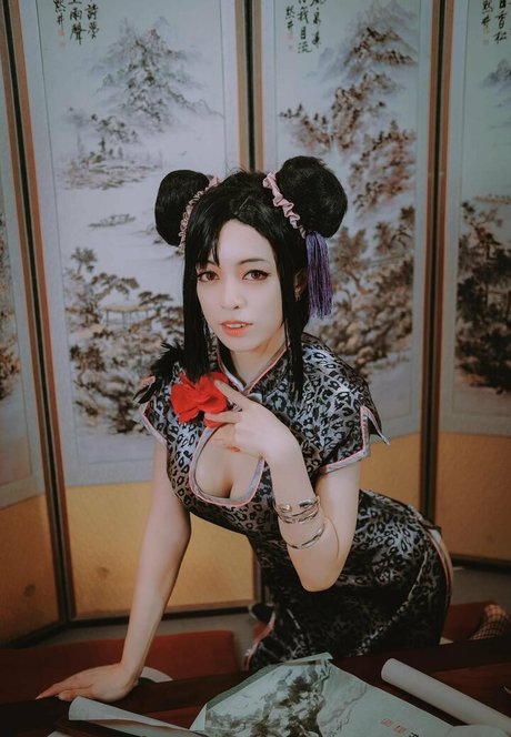 MAIScnhyo modèle de sexe image