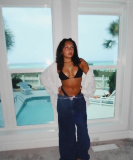 amateurs courbés onlyfans nu en haute qualité img