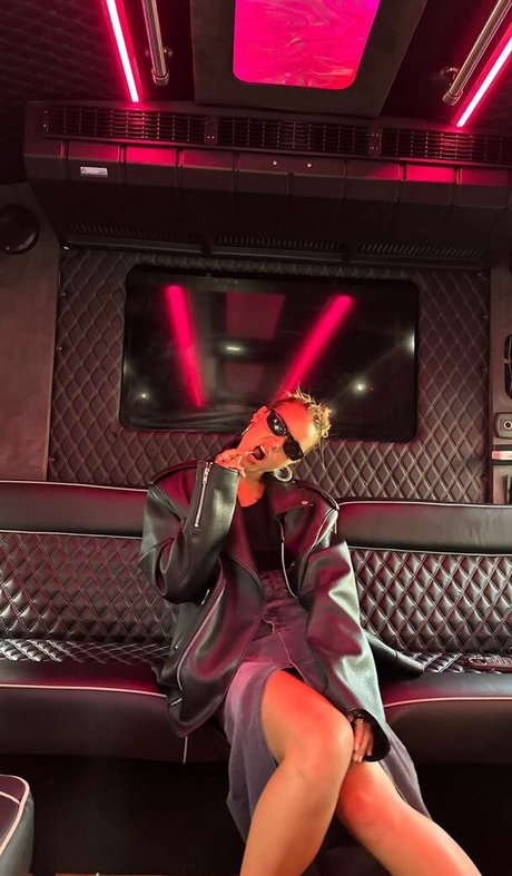 fessée onlyfans nu sympa img