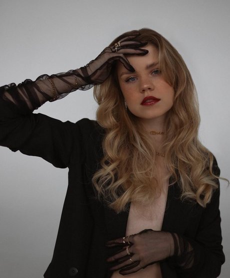 Lea Pietsch haut de star du porno photo