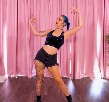 cul écarté onlyfans bien chaud photos