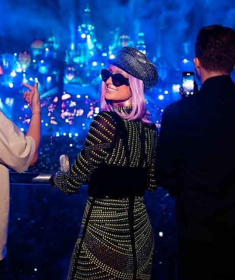 Paris Hilton modèle meilleur img