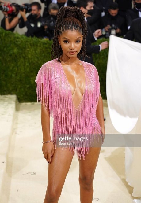 Halle Bailey haut de star du porno galerie