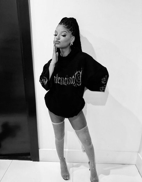 Halle Bailey star du porno xxx photo