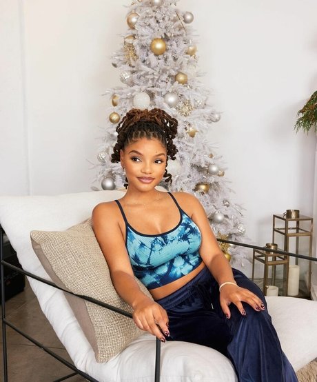 Halle Bailey xxx star du porno photos