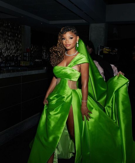 Halle Bailey modèle sexy des photos