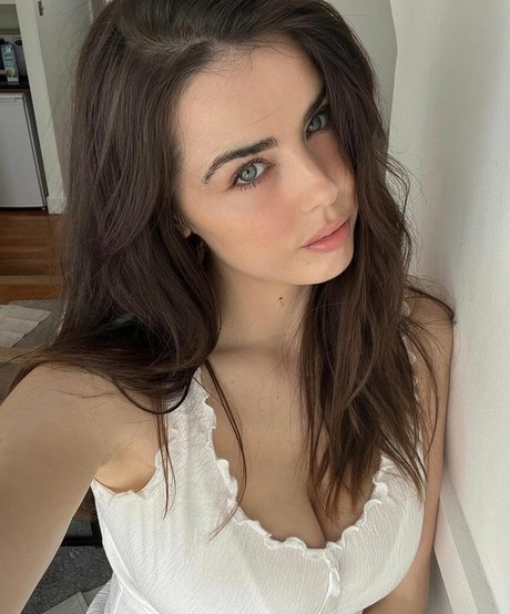 Danielle Sharp star du porno sexy des photos