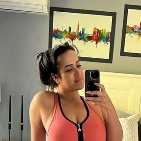 taylaxoxo star érotique img