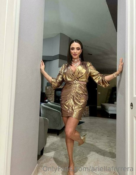 ariellaferrera star érotique img