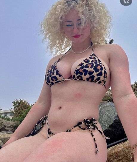 Chloethehokage star érotique collection