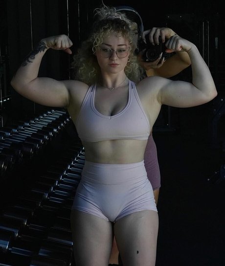 Chloethehokage étoile érotique img