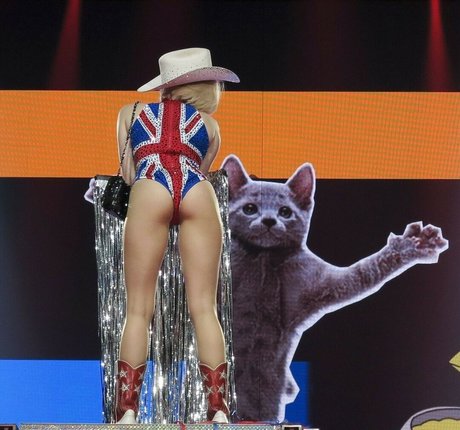 reine de pique onlyfans belle définition photos