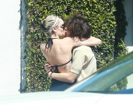 milf aux cheveux noirs onlyfans meilleur xxx photos