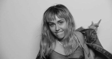 fellation publique onlyfans exclusif chaud archive