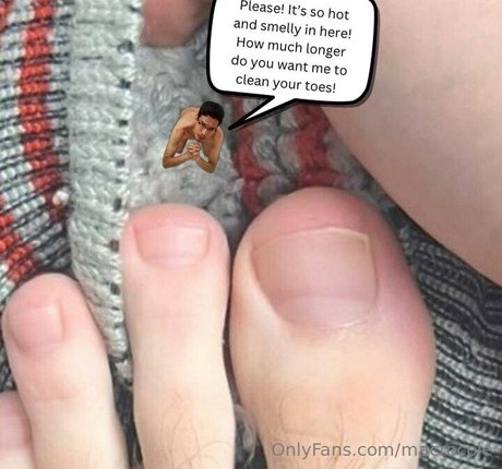 fille courbée dà côté onlyfans art galeries