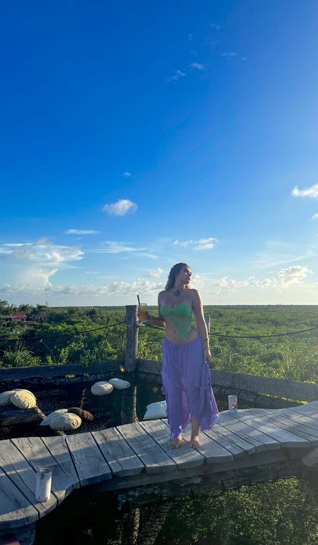 Sofia Jamora art de star du porno des photos