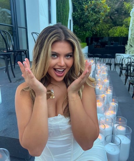 Sofia Jamora étoile magnifique galerie