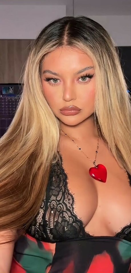 haut en ébène onlyfans belle haute qualité images
