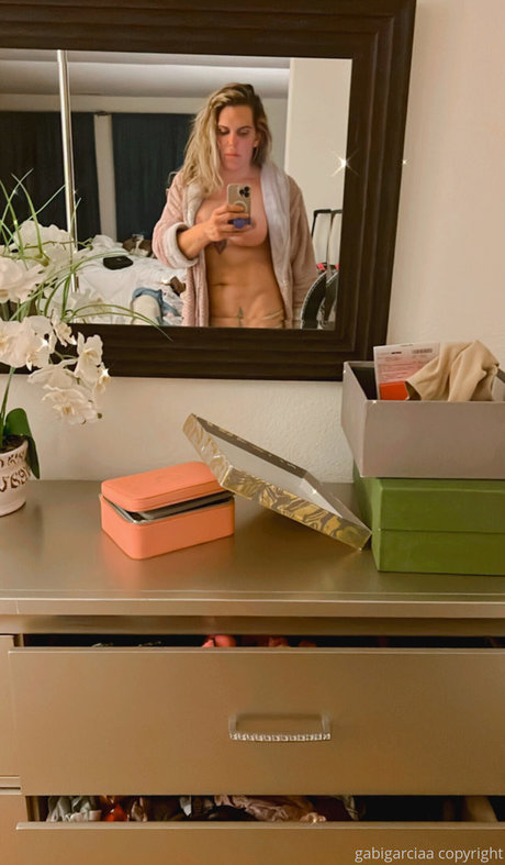 pieds de grand-mère uniquementfans des nus parfaits photos