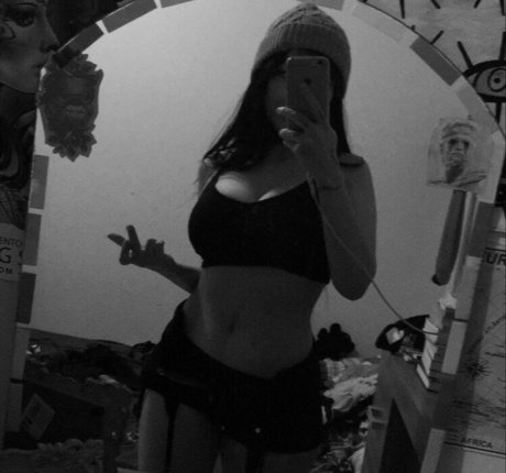 Minhas Edit modèle de sexe images