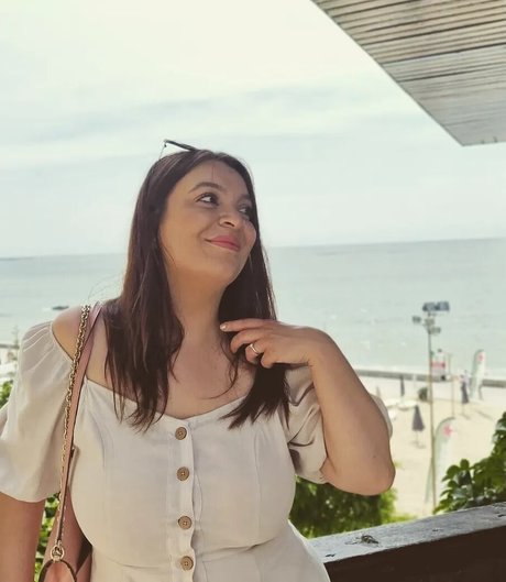 Minhas Edit modèle de sexe des photos