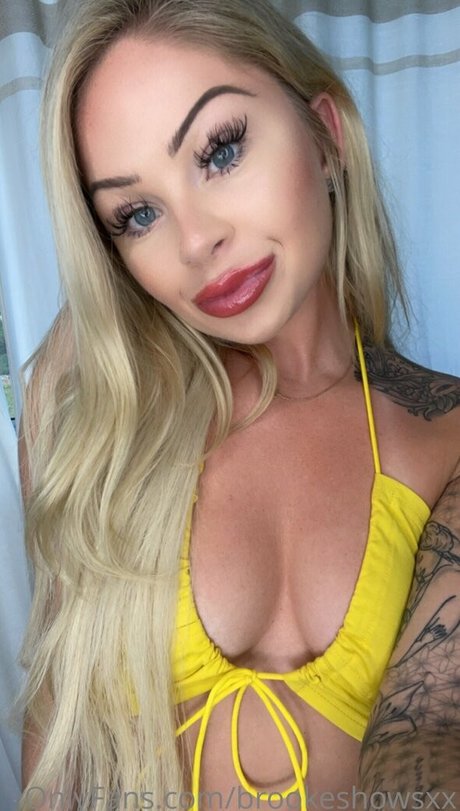 chaton courbé onlyfans sympa érotique collection