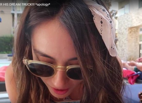 Chloe Bennet star du porno érotique des photos