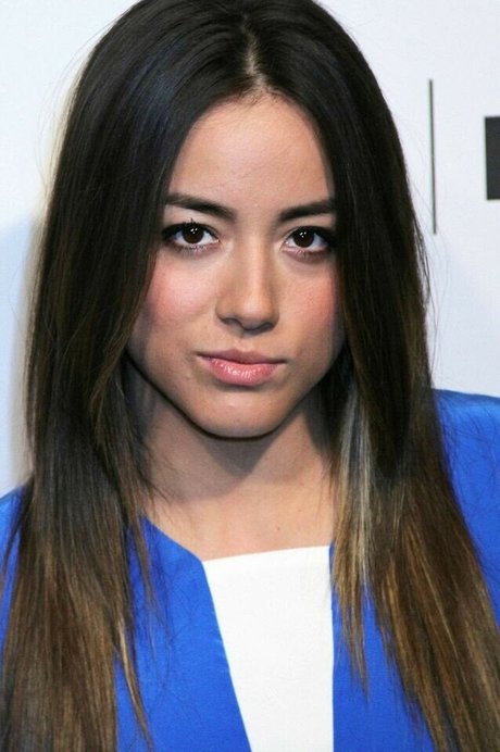 Chloe Bennet actrice nue photo