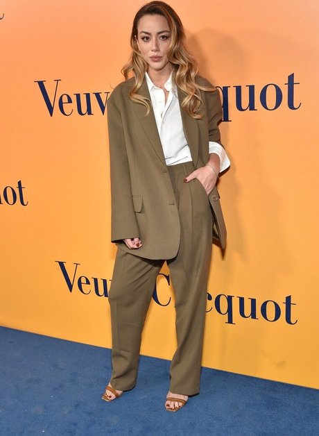 Chloe Bennet étoile chaude galeries