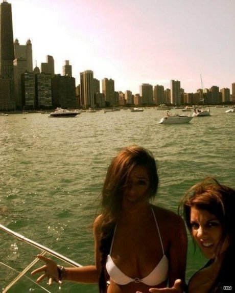 Chloe Bennet modèle parfait photo