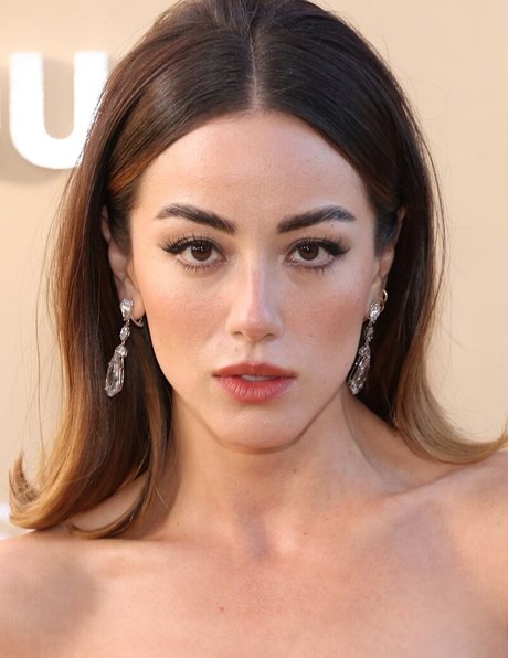 Chloe Bennet star du porno belle photo