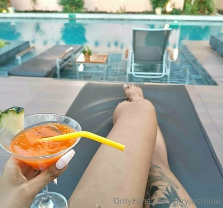 tinyjasmine modèle parfait des photos