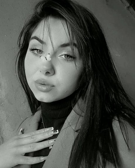 Wiktoria Bystron actrice de nus photos