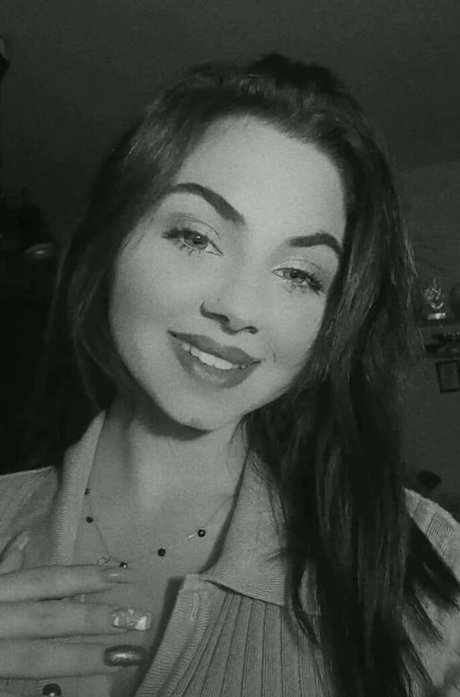 Wiktoria Bystron étoile érotique images