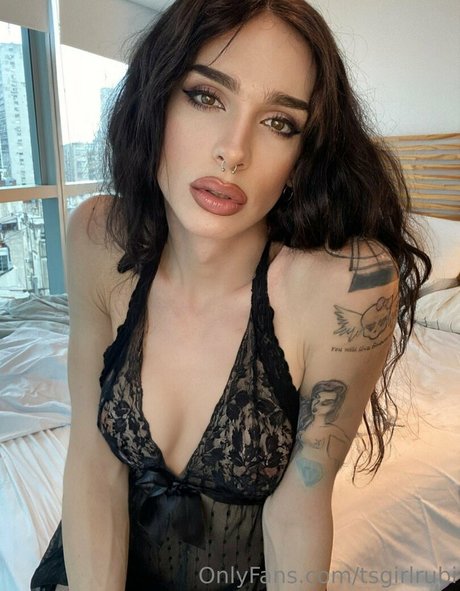 tsgirlrubi modèle nu collection