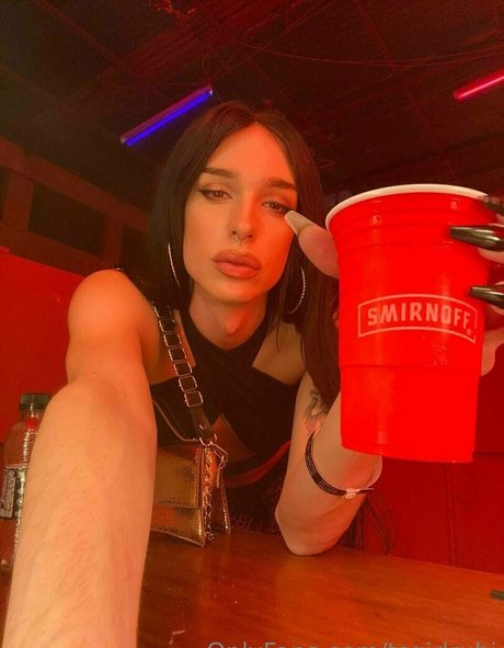 tsgirlrubi modèle pornographique image